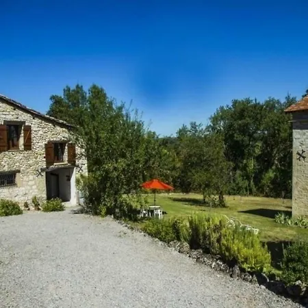 Сasa de vacaciones House La Sirventie *